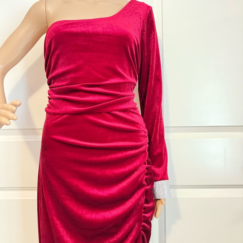 New Lyra Velvet One-Shoulder Rhinestone Cuff Mermaid Dress - Picture 7 of 14
